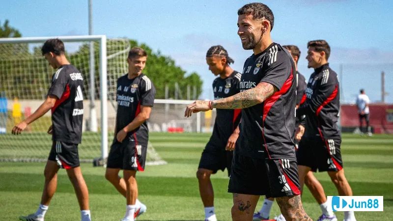 Hình ảnh trận đấu giữa Benfica và Qarabag